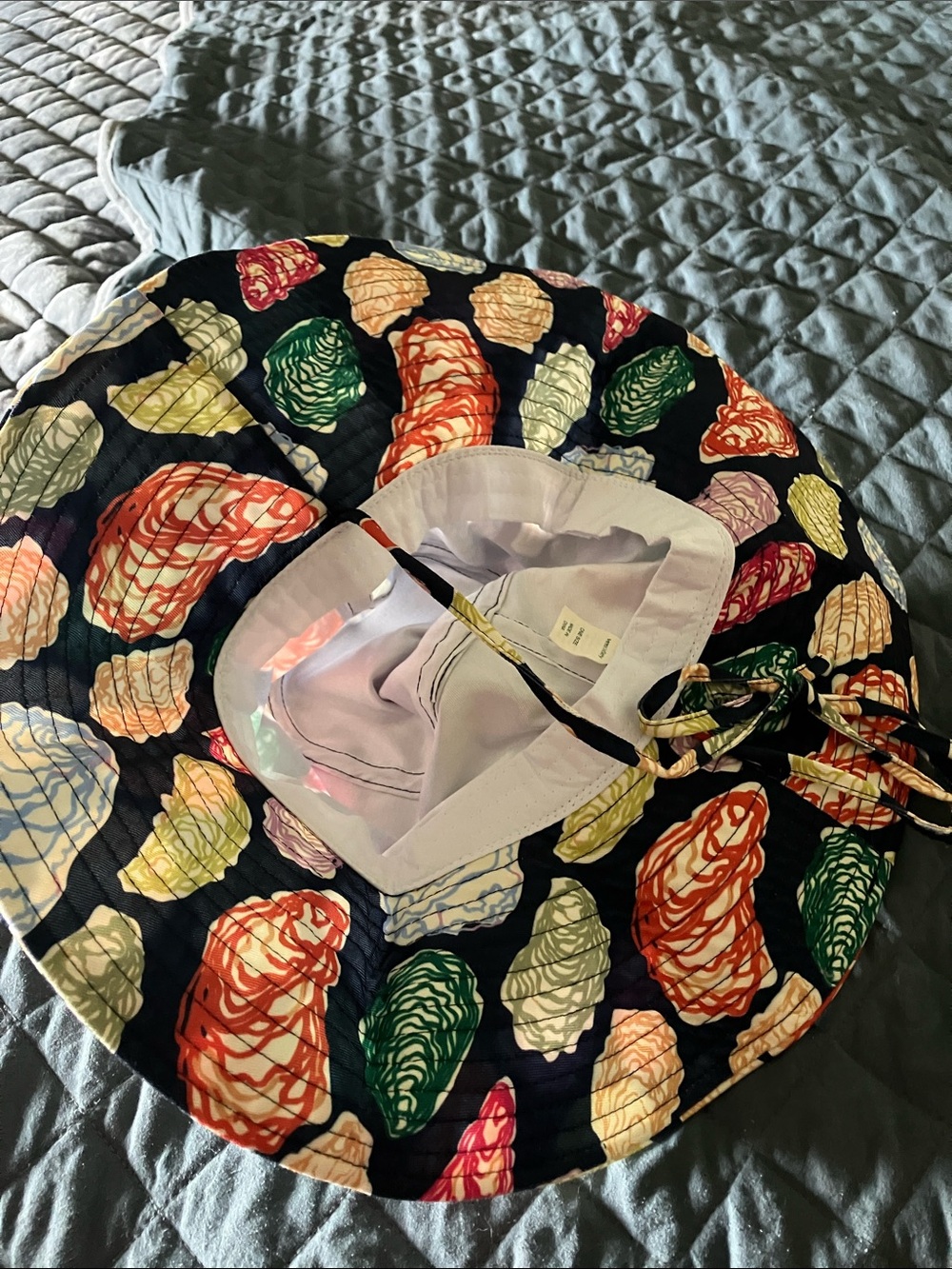 Vera Bradley Oyster Bar Packable Sun Hat - Black Quilt Background - Picture 2 of 5